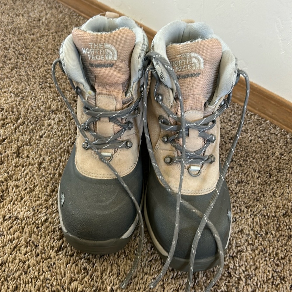 The north face waterproof winter boot